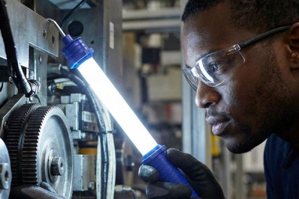 Machine inspection with LED hand lamp KE-LED 3030