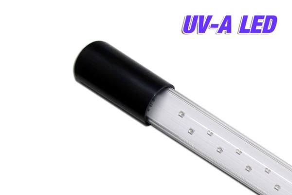 LED UV-A Leuchte mit Abschlusskappen aus ABS